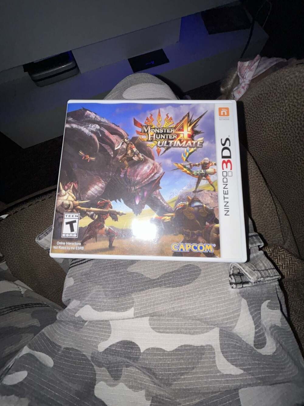 Monster Hunter 4 Ultimate Nintendo 3DS Game Cartridge and Case